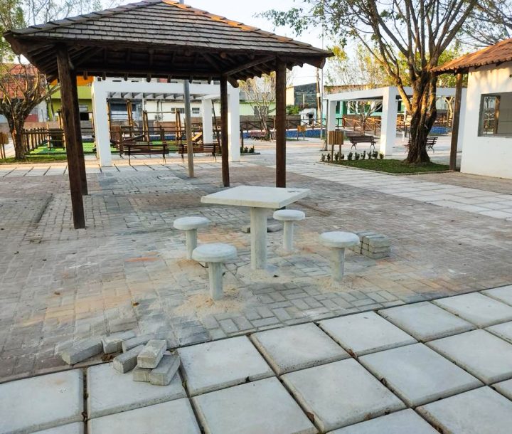 REQUALIFICAÇÃO DA PRAÇA DA RUA DA GLÓRIA EM CAMAÇARI-BA